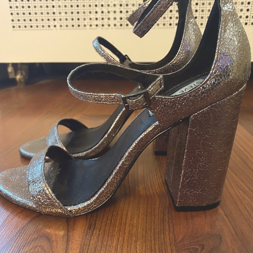 Women’s Size 8.5 Pewter Steve Madden Heels